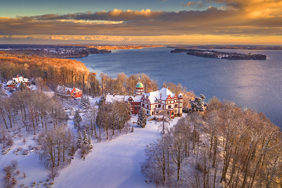 images/gallery/2-Mecklenburg-Vorpommern/3-SchwerinuUmgebung/6-Schloss-Wiligrad/DJI_20260104094401_0600_D.jpg